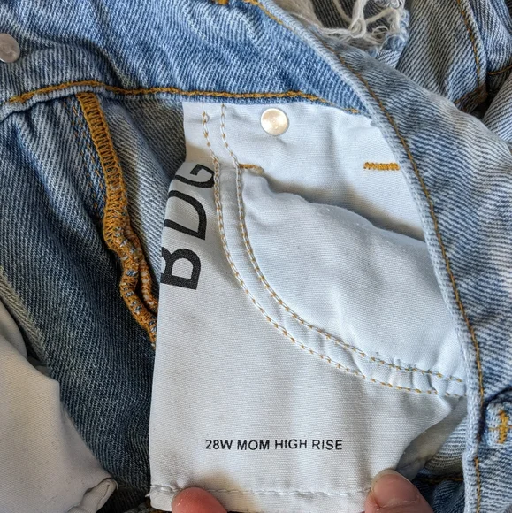 UO BDG Mom High Rise Distressed Jeans 28 - Picture 3 of 5